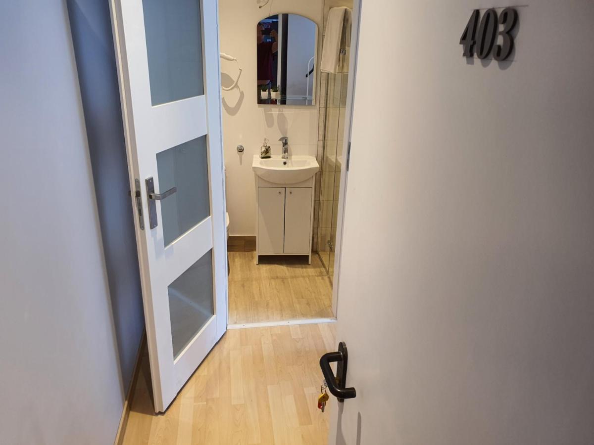 Jasna Hostelik Self Check-In Varšava Exteriér fotografie